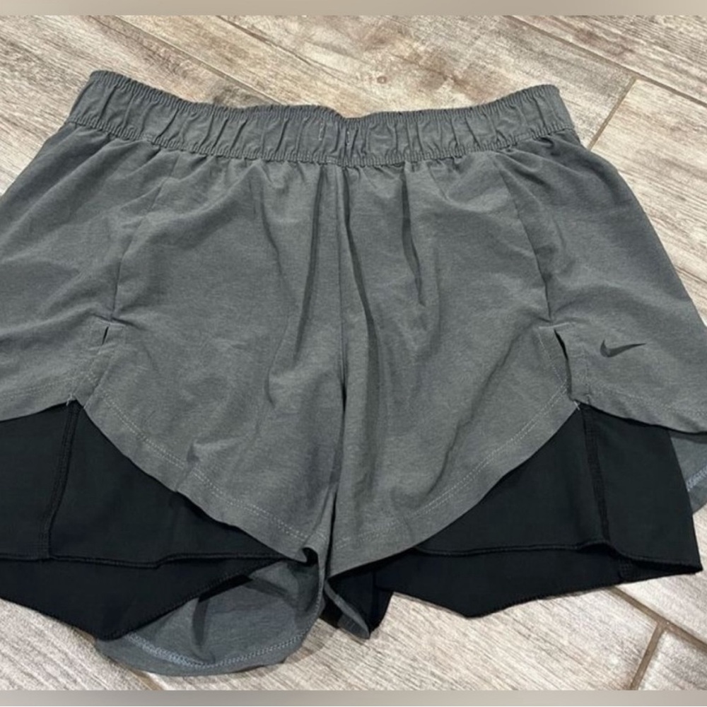 Nike 2 in 1 Training Shorts Women’s Size 1X